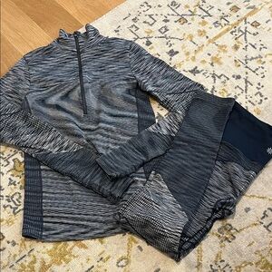 Athleta Navy and Gray Base Layer Set for Skiing, Outdoors like new! XS/S
